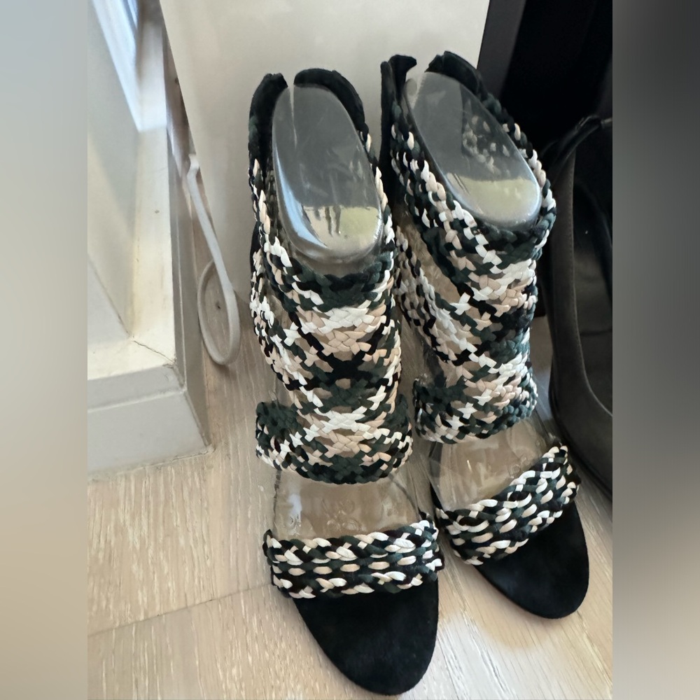 Sandro size 8 sandals new